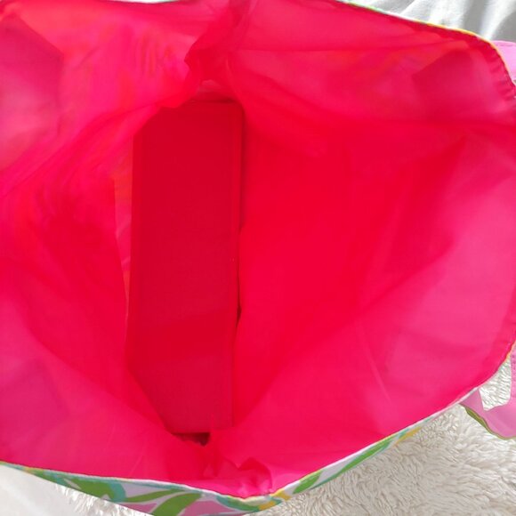 Lilly Pulitzer / Este Lauder Strawberry Banana Carryall Tote Bag Beachy Resort C - Picture 9 of 9
